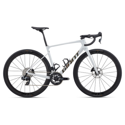 Giant Defy Advanced Pro 1 white 2026